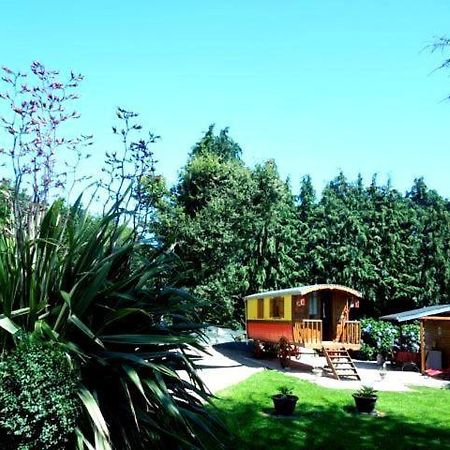 La Cle Des Roulottes Otel Pluvigner Dış mekan fotoğraf