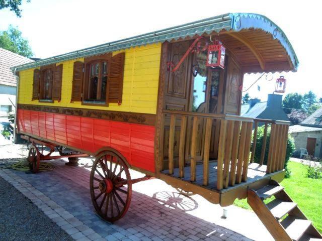 La Cle Des Roulottes Otel Pluvigner Dış mekan fotoğraf