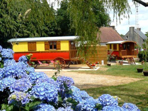 La Cle Des Roulottes Otel Pluvigner Dış mekan fotoğraf