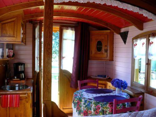 La Cle Des Roulottes Otel Pluvigner Dış mekan fotoğraf